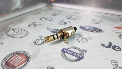 Лот: 23585304. Фото: 1. Клапан VVT-i Mazda Axela LF-VE... Двигатель и элементы двигателя