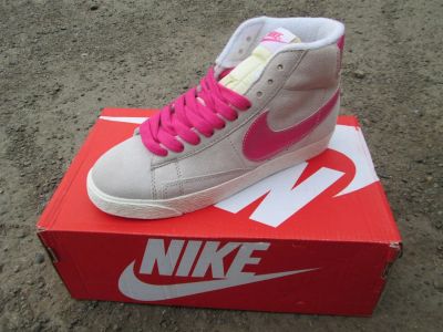 Лот: 7140380. Фото: 1. Кроссовки Nike Blazer Low размер... Кеды, кроссовки, слипоны