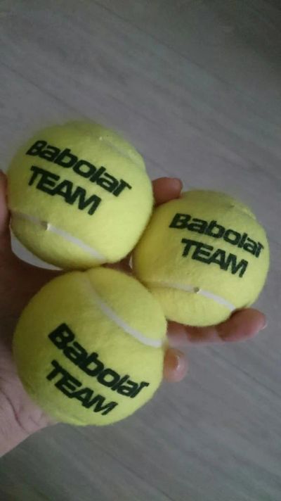 Лот: 9025530. Фото: 1. Банка мячей Babolat Team!. Мячи, ракетки, шайбы, клюшки