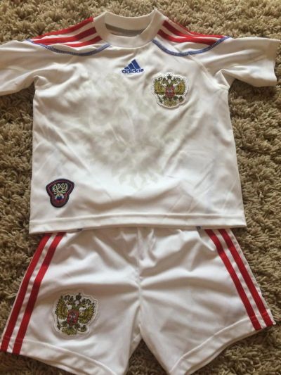Лот: 9004501. Фото: 1. Футбольная форма Adidas. Костюмы, пиджаки, комбинезоны