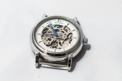 Лот: 4869872. Фото: 1. Часы наручные Китай на запчасти... Оригинальные наручные часы