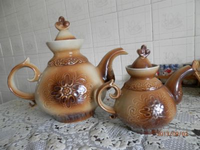 Лот: 3147060. Фото: 1. набор из 2 чайников. Сувенирные наборы