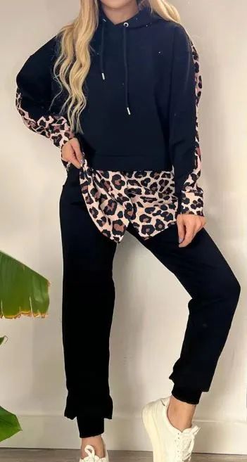Лот: 25526124. Фото: 1. Модный женский костюм черного... Костюмы