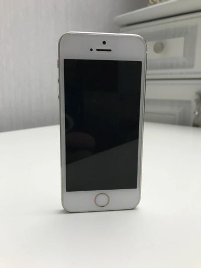 Лот: 10872416. Фото: 1. iPhone 5s 16 gb Gold. Смартфоны