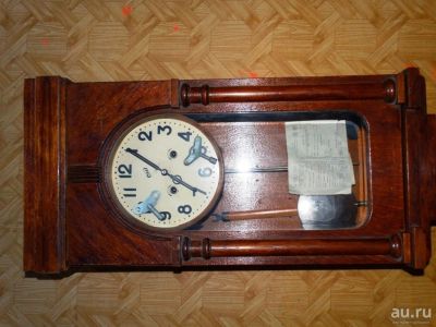 Лот: 9706875. Фото: 1. Часы с боем Янтарь. Часы настенные, настольные