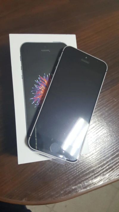 Лот: 10718149. Фото: 1. IPhone SE 32GB новый. Смартфоны