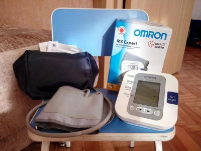 Лот: 5139403. Фото: 1. Тонометр OMRON M3 Expert автомат. Оборудование