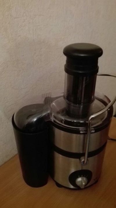 Лот: 10532351. Фото: 1. Соковыжималка. Кухонная