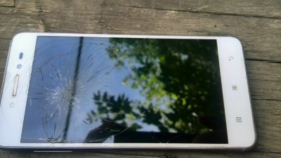 Лот: 10087238. Фото: 1. Lenovo s90 32gb разбит дисплэй. Смартфоны
