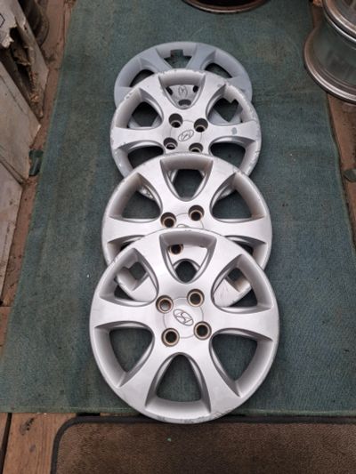 Лот: 25355087. Фото: 1. Оригинальныяе колпаки Hyundai... Колпаки
