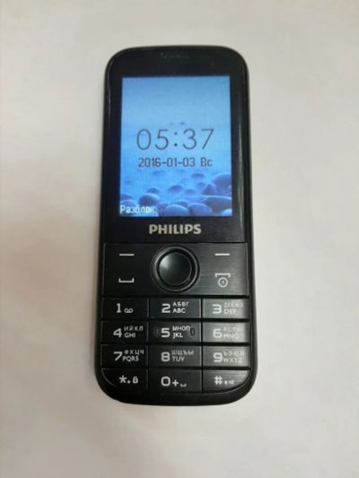 Лот: 15134837. Фото: 1. Сотовый телефон Philips Xenium... Кнопочные мобильные телефоны