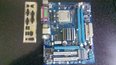 Лот: 14909705. Фото: 1. gigabyte ga-g41mt-s2pt. Материнские платы