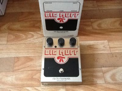 Лот: 5012605. Фото: 1. Новая гитарная педаль Big Muff... Гитарные эффекты и комбоусилители