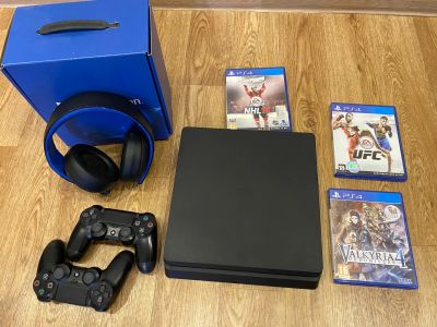 Лот: 19988269. Фото: 1. Sony playstation 4 slim PS4 (2... Игровые приставки, консоли