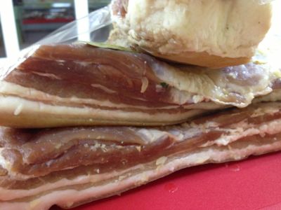 Лот: 6647191. Фото: 1. Сало соленое с чесноком. Мясо, птица, яйцо