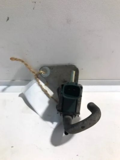 Лот: 20373702. Фото: 1. Клапан вакуумный Nissan Sunny... Двигатель и элементы двигателя