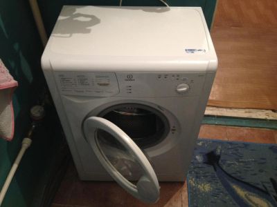 Лот: 4479585. Фото: 1. Продам стиралку автомат Indesit... Стиральные машины
