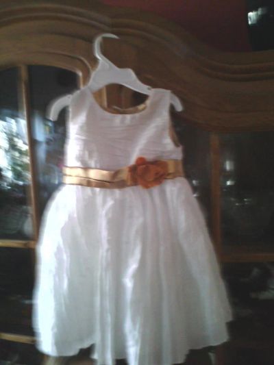 Лот: 7055999. Фото: 1. детское праздничное платье. Платья, сарафаны