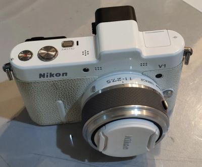 Лот: 18929942. Фото: 1. Фотоаппарат Nikon 1 V1 + Nikon... Цифровые беззеркальные со сменной оптикой