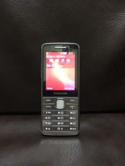 Лот: 10513334. Фото: 1. Samsung GT-S5610. Кнопочные мобильные телефоны