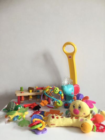 Лот: 15569612. Фото: 1. Развивающие игрушки пакет, каталка... Развивающие