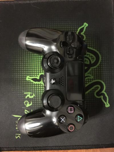 Лот: 8285450. Фото: 1. Геймпад Dualshock 4 подушатаный. Аксессуары для игровых приставок, консолей, геймпады