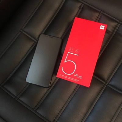 Лот: 12514567. Фото: 1. Xiaomi Redmi 5 Plus 64GB Black... Смартфоны