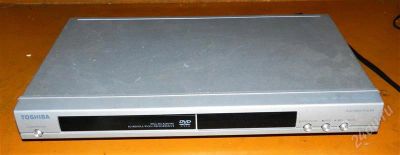 Лот: 2195137. Фото: 1. DVD-плеер Toshiba. DVD, Blu-Ray плееры