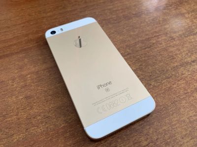 Лот: 15464545. Фото: 1. iPhone SE. Смартфоны