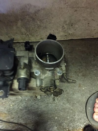Лот: 11801901. Фото: 1. Дроссельная заслонка ej15 Subaru. Двигатель и элементы двигателя