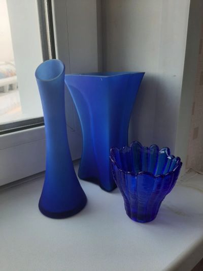 Лот: 17155473. Фото: 1. Три синие вазочки одним лотом. Вазы