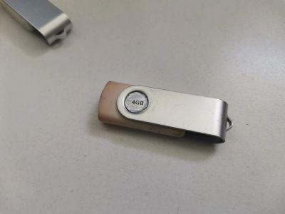 Лот: 23511899. Фото: 1. USB-флеш карта, usb флешка 4 гб. USB-флеш карты