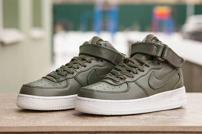 Лот: 10824584. Фото: 1. Кроссовки женские Nike Air Force... Кеды, кроссовки, слипоны