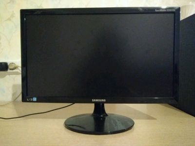 Лот: 12629683. Фото: 1. Монитор Samsung S20B300. ЖК-мониторы