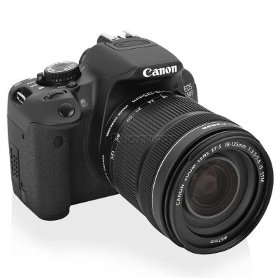 Лот: 5128380. Фото: 1. Canon EOS 650D Kit EF-S 18-135... Цифровые зеркальные