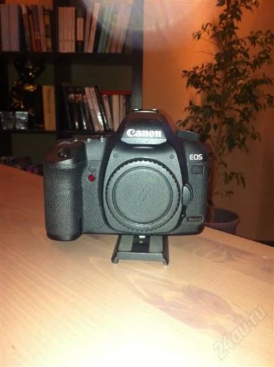 Лот: 2385384. Фото: 1. Canon 5d mark II + 2* LP-E6. Цифровые зеркальные