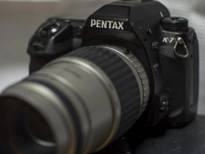 Лот: 6890702. Фото: 1. Зеркальный фотоаппарат Pentax... Цифровые зеркальные