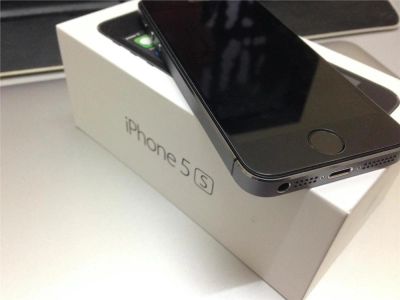 Лот: 7698729. Фото: 1. iPhone 5S 16Gb Space Gray. Смартфоны