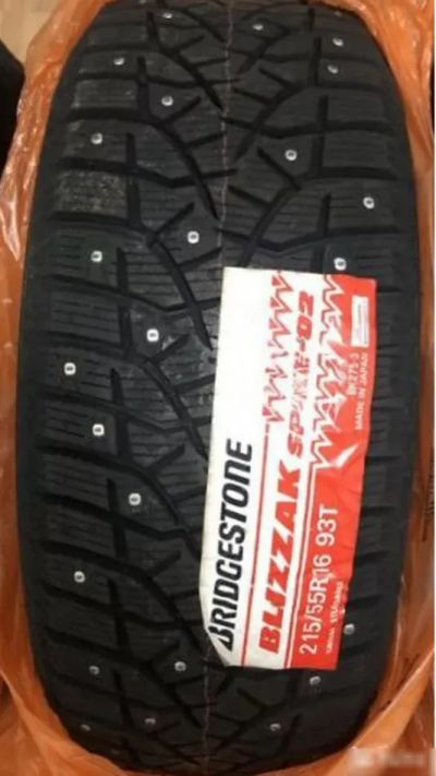 Лот: 19439929. Фото: 1. Шины 215/50 R17 Bridgestone Blizzak... Шины