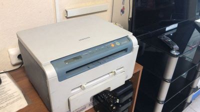 Лот: 21276103. Фото: 1. МФУ Samsung SCX4220 Б/У. МФУ и копировальные аппараты