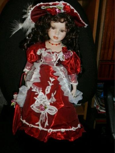 Лот: 12460810. Фото: 1. Фарфоровая кукла брюнетка ( Remeco... Куклы