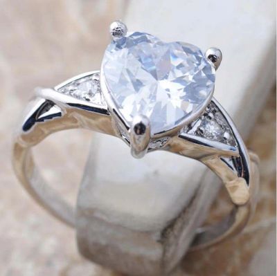 Лот: 3644536. Фото: 1. Кольцо женский Lovely White Topaz... Кольца, перстни