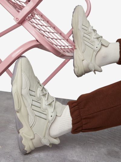 Лот: 24289020. Фото: 1. Кроссовки женские adidas Ozweego... Кеды, кроссовки, слипоны