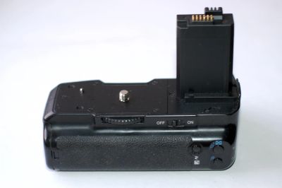 Лот: 19919494. Фото: 1. Батручка для Canon 450D. Батарейные блоки, ручки