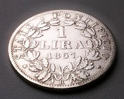 Лот: 21689870. Фото: 1. Серебряная 1 лира 1867 года Папская... Европа