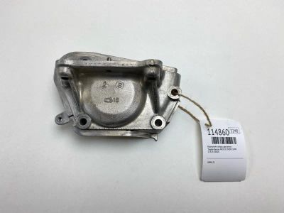 Лот: 25512919. Фото: 1. Кронштейн опоры двигателя Toyota... Двигатель и элементы двигателя