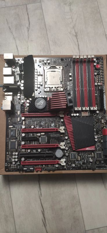 Лот: 25107354. Фото: 1. Asus rampage extreme 3. Материнские платы