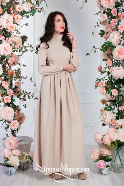 Лот: 10537645. Фото: 1. Дизайнерское платье макси. Платья