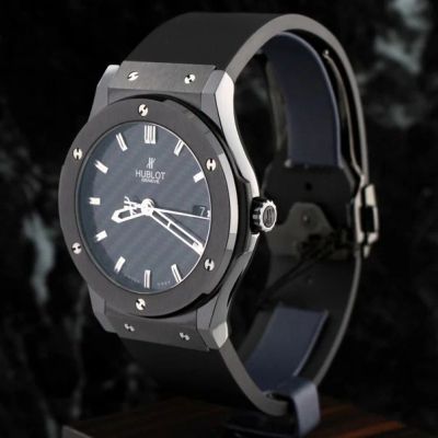 Лот: 6229702. Фото: 1. Кварцевые часы Hublot Classic... Другие наручные часы