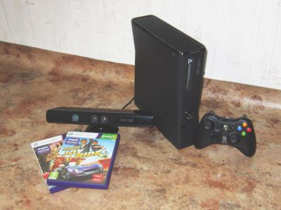 Лот: 4149415. Фото: 1. Xbox 360 250GB + Kinect + 2 игры... Консоли